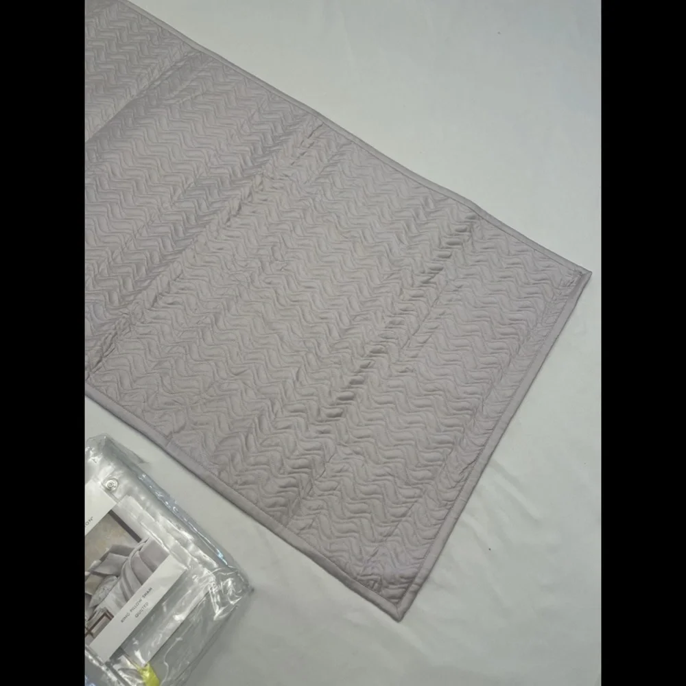 NIB Hotel Collection Impressions‎ Quilted (1) King Sham Pillow Case